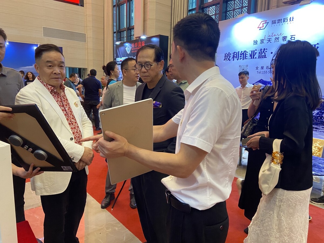 展位現(xiàn)場體驗(yàn)英嘉尼ENJOUN產(chǎn)品