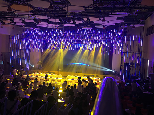 <b>一禾科技專業(yè)舞臺燈光音響系統(tǒng)解決方案，打造完美視聽體驗！</b>